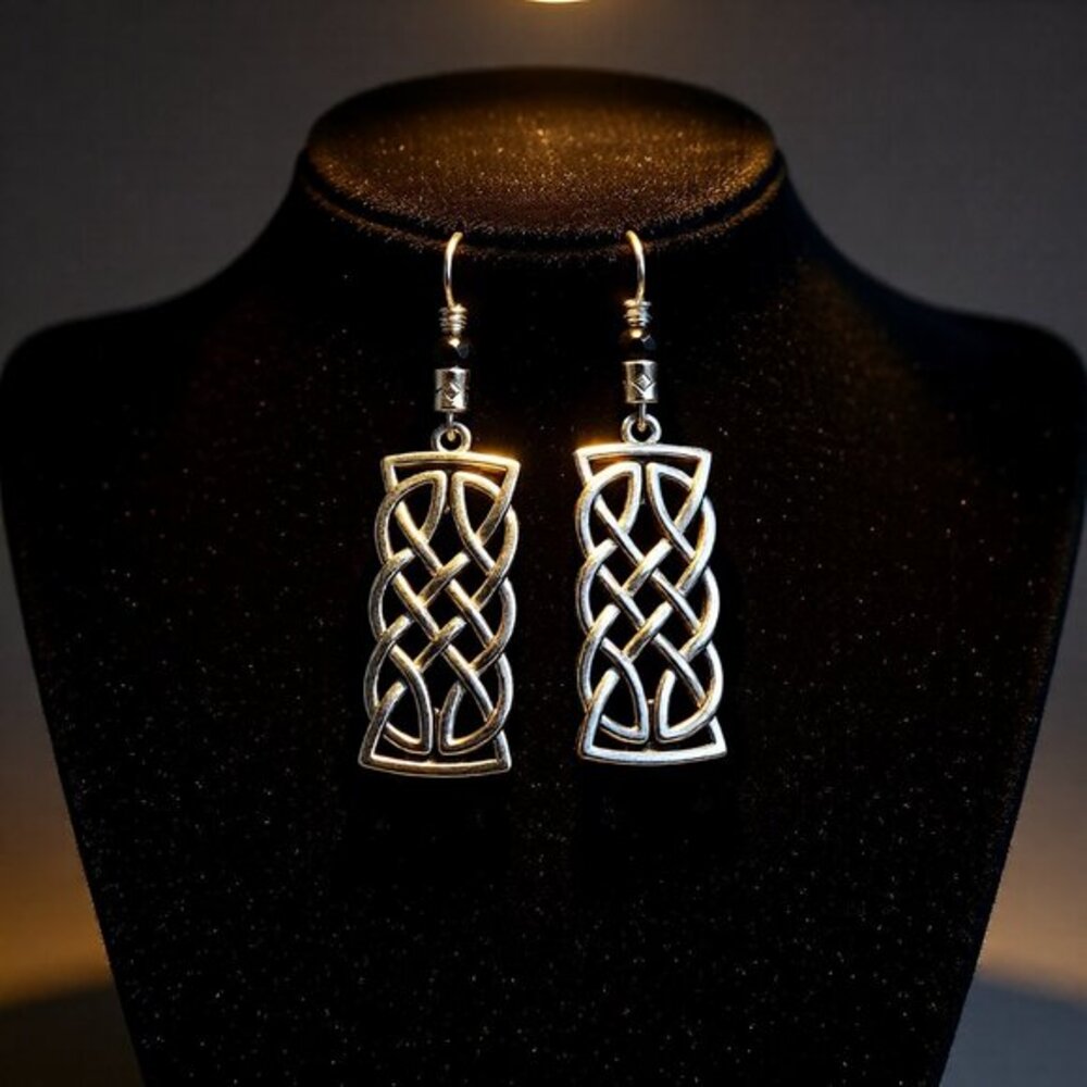 Handmade! Pagan Viking Celtic Knot Vibe. Flashy Black & Silver Earrings